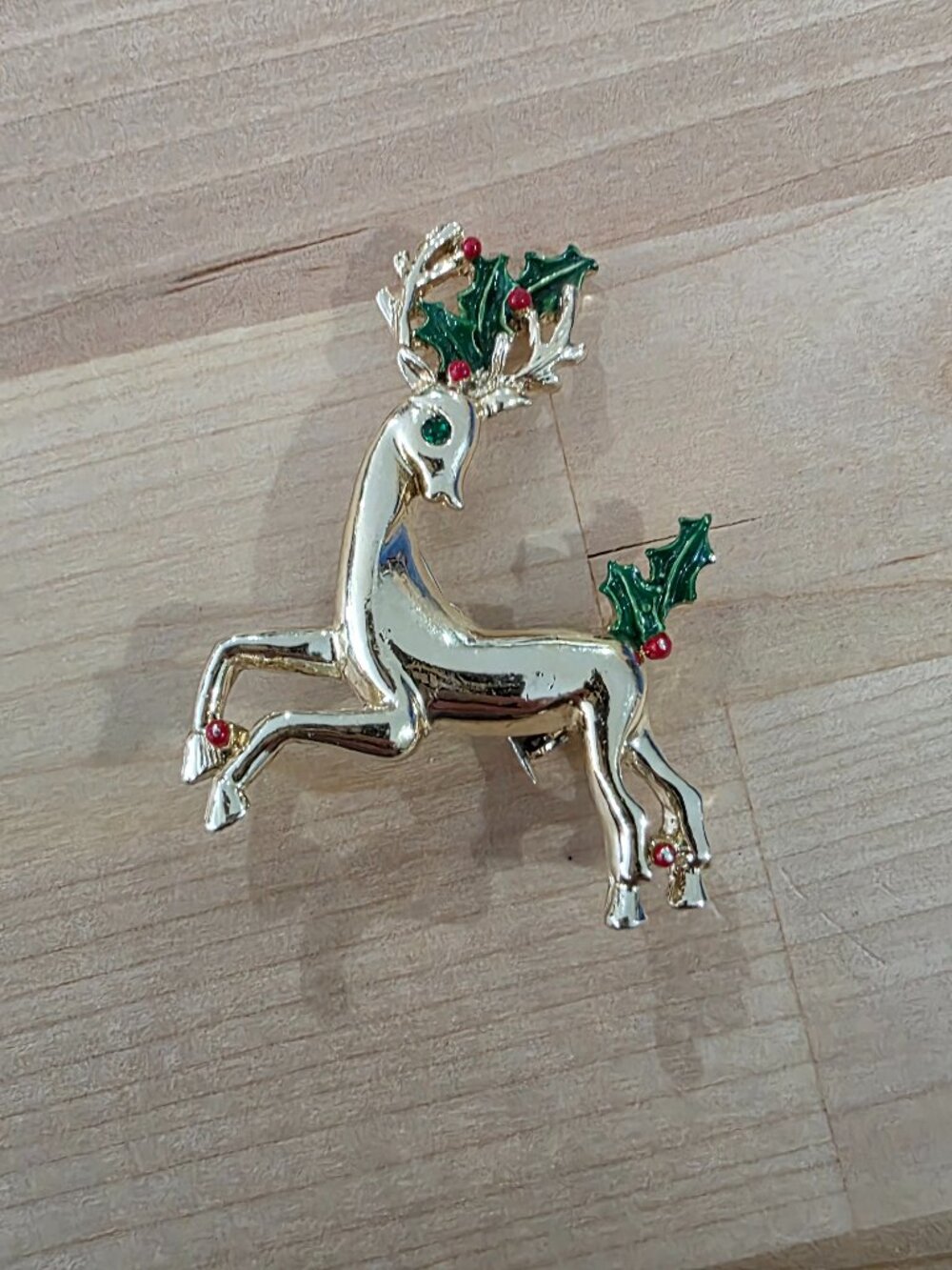 Vintage Gold Tone Reindeer Brooch Pin Holly Berry Green Rhinestone Eye